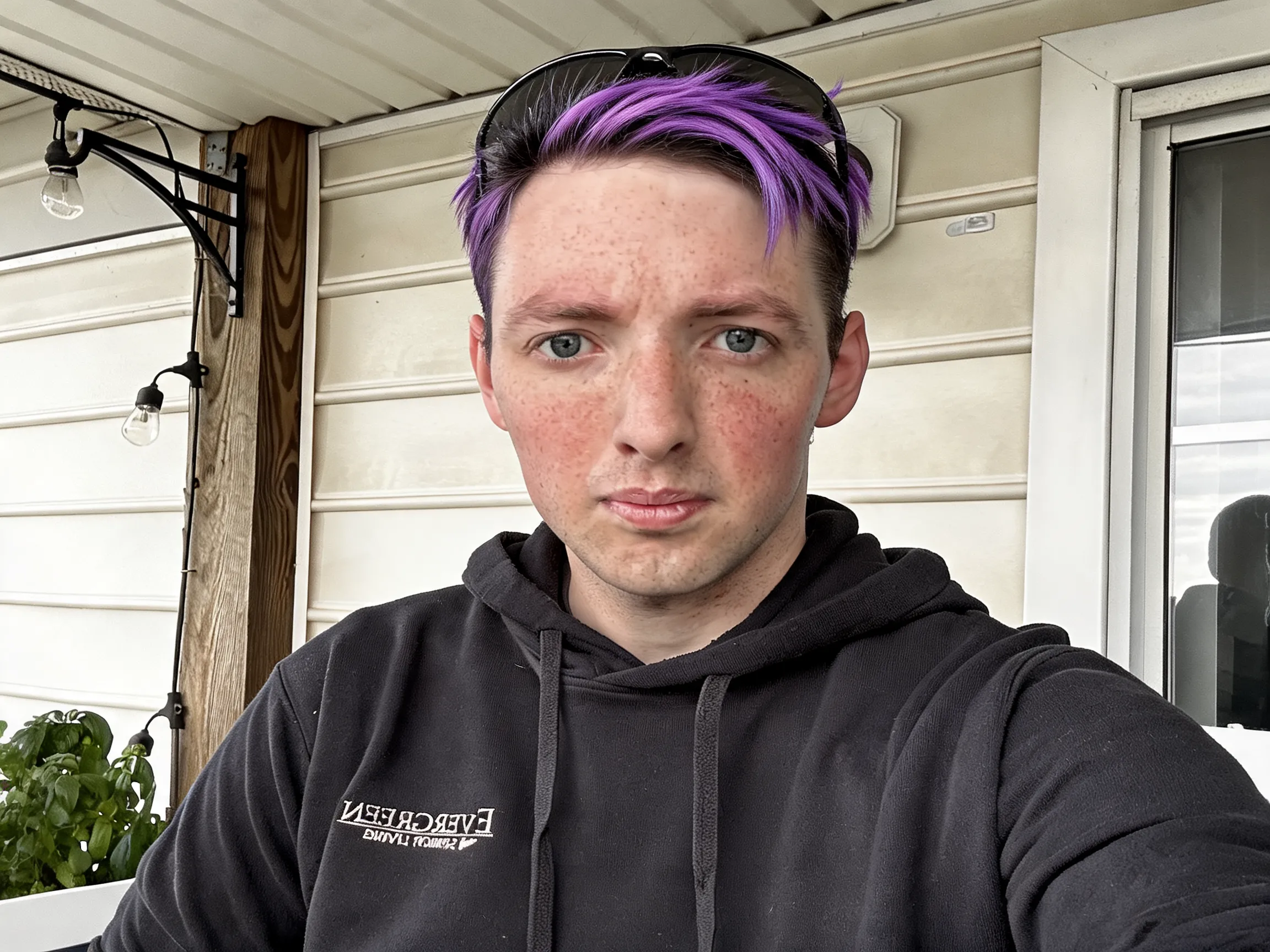 Change my hair color to purple and black highlighted style.