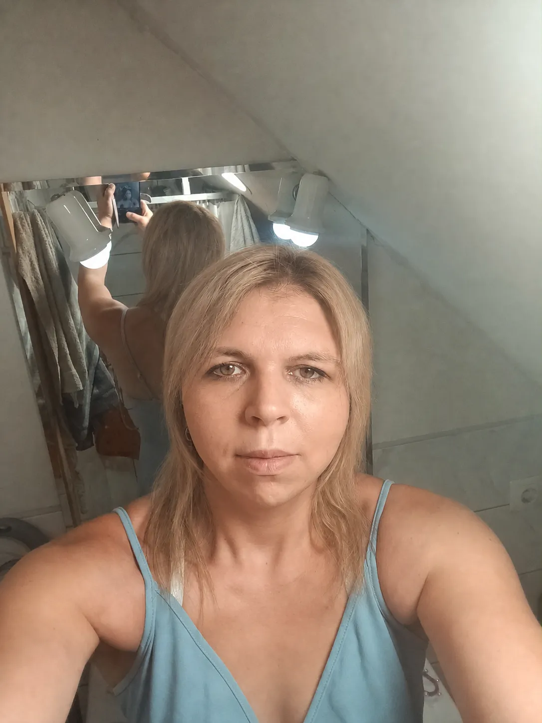 Change my hair color to Soft Apricot Blonde.