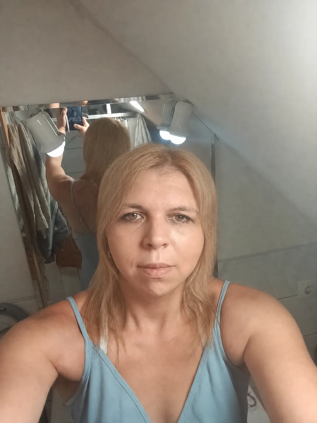 Change my hair color to Soft Apricot Blonde.