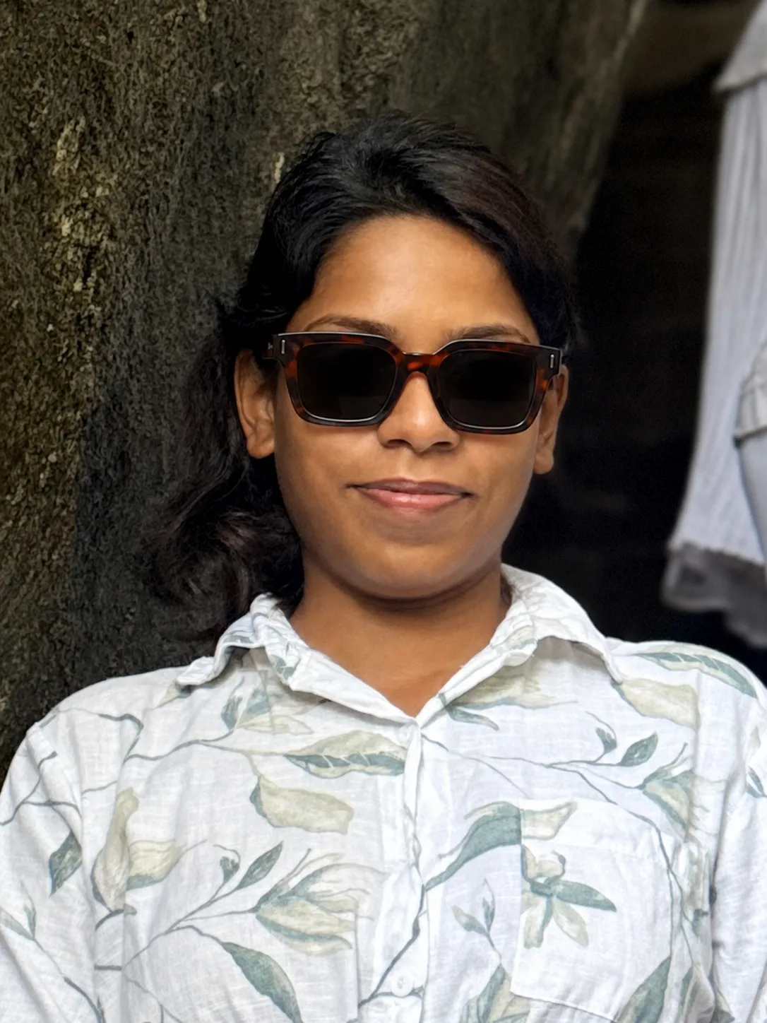 Try this glasses item on the person in the photo.