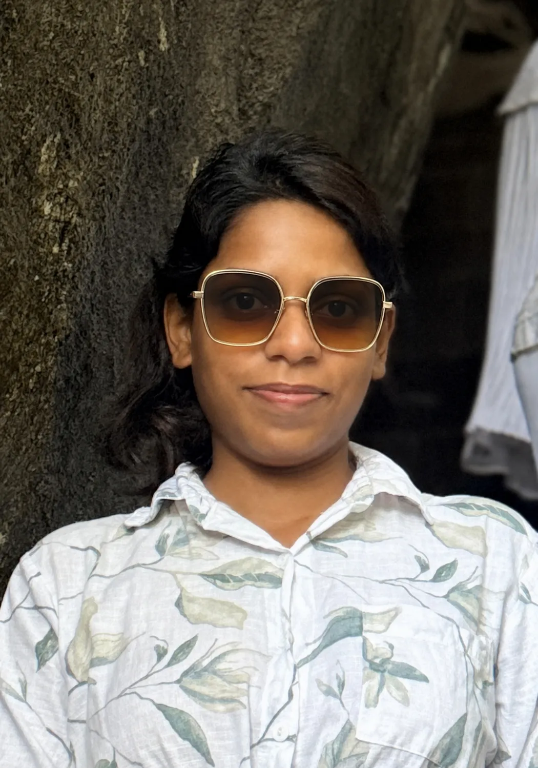 Try this glasses item on the person in the photo.