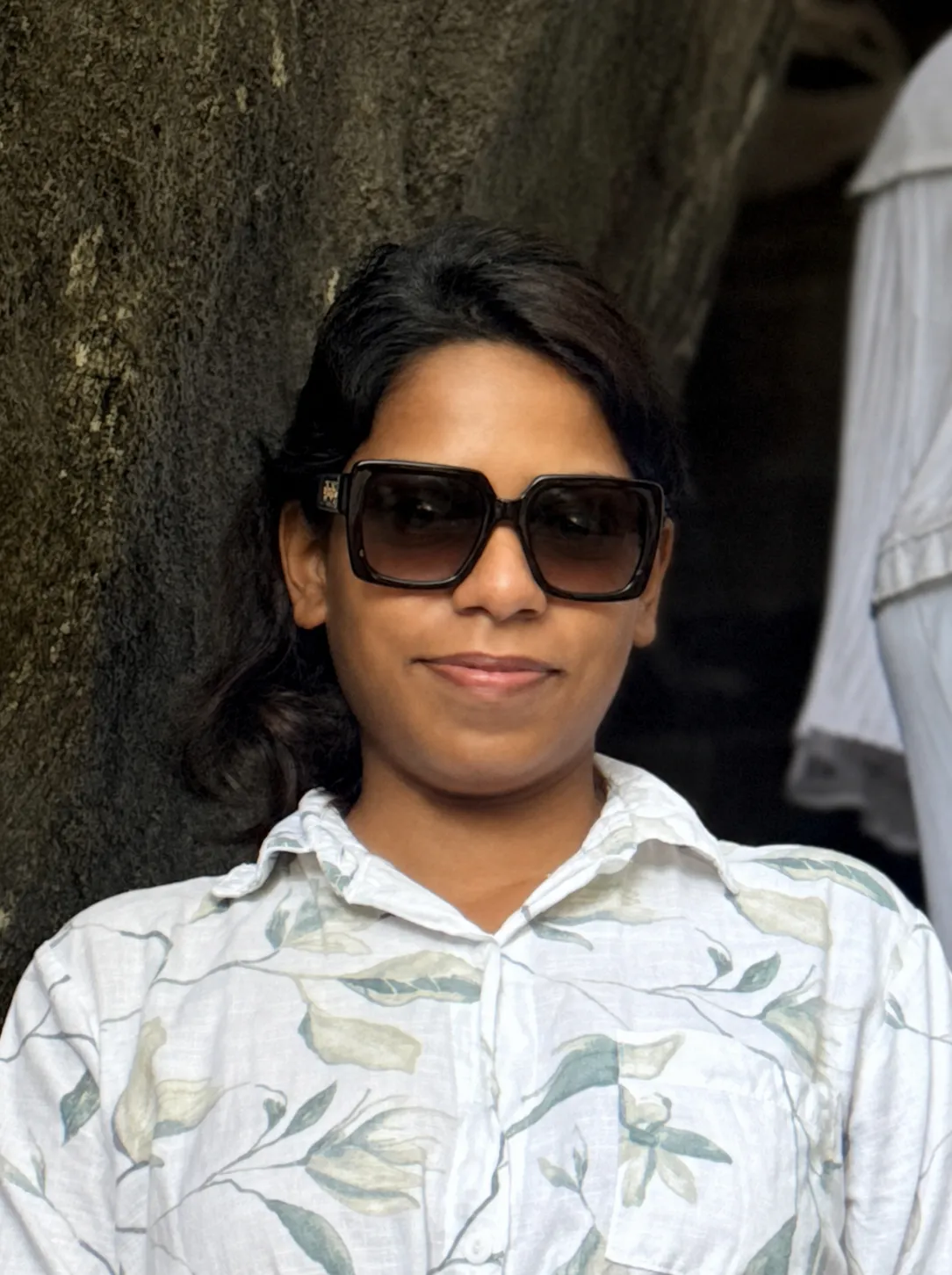 Try this glasses item on the person in the photo.