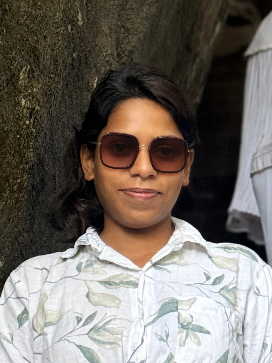 Try this glasses item on the person in the photo.