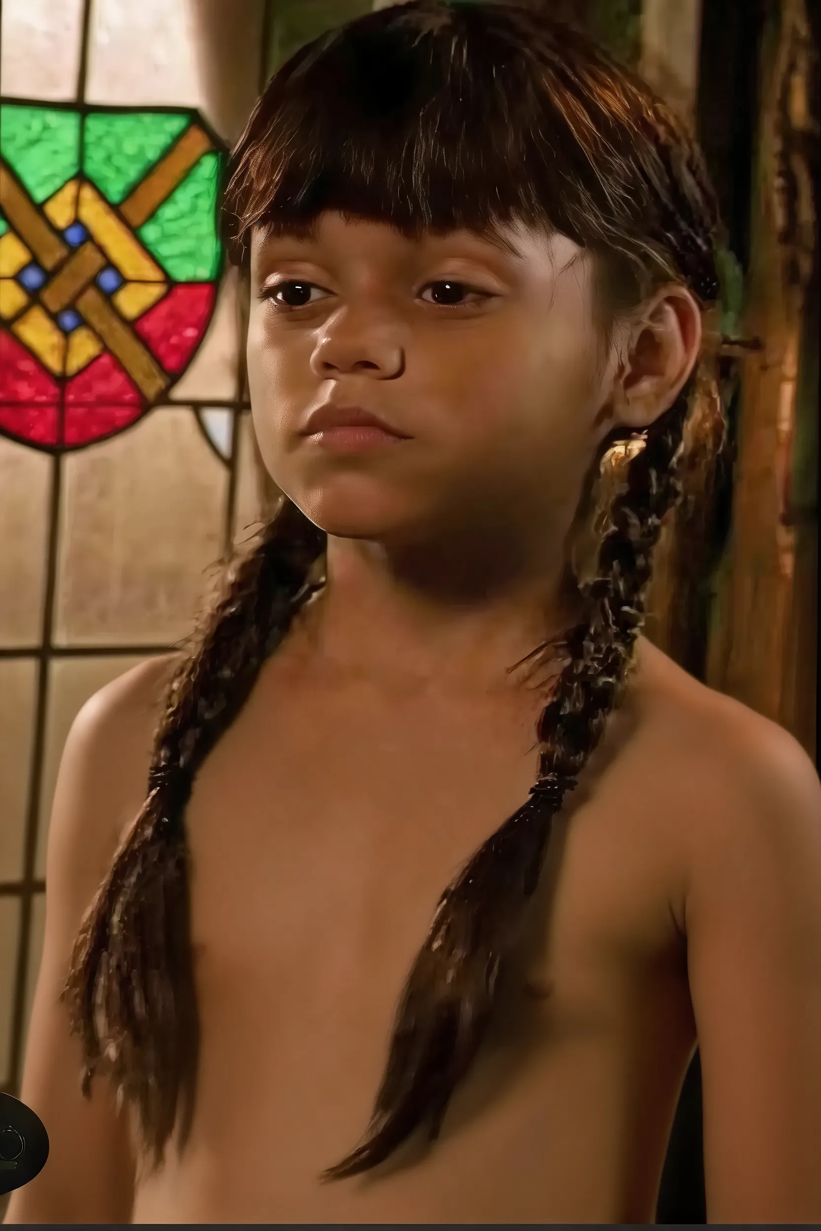 La niña sin su blusa