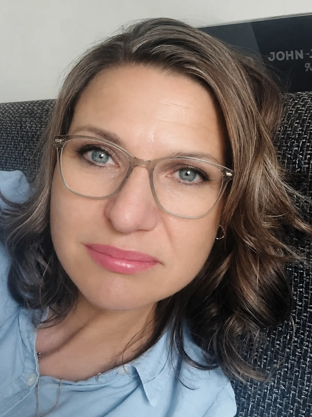 Try this glasses item on the person in the photo.